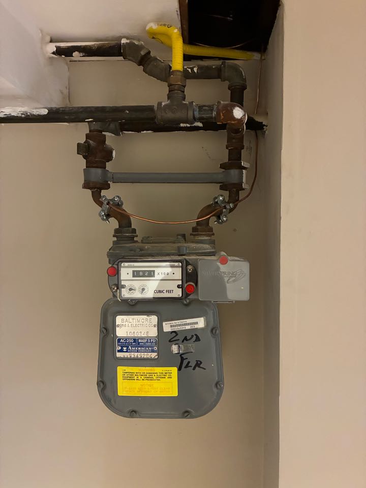 Magothy Electric ran #6 copper for gas bonding.