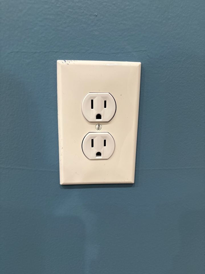 Preformed a diagnostic and replaced an outlet in Millersville, MD.