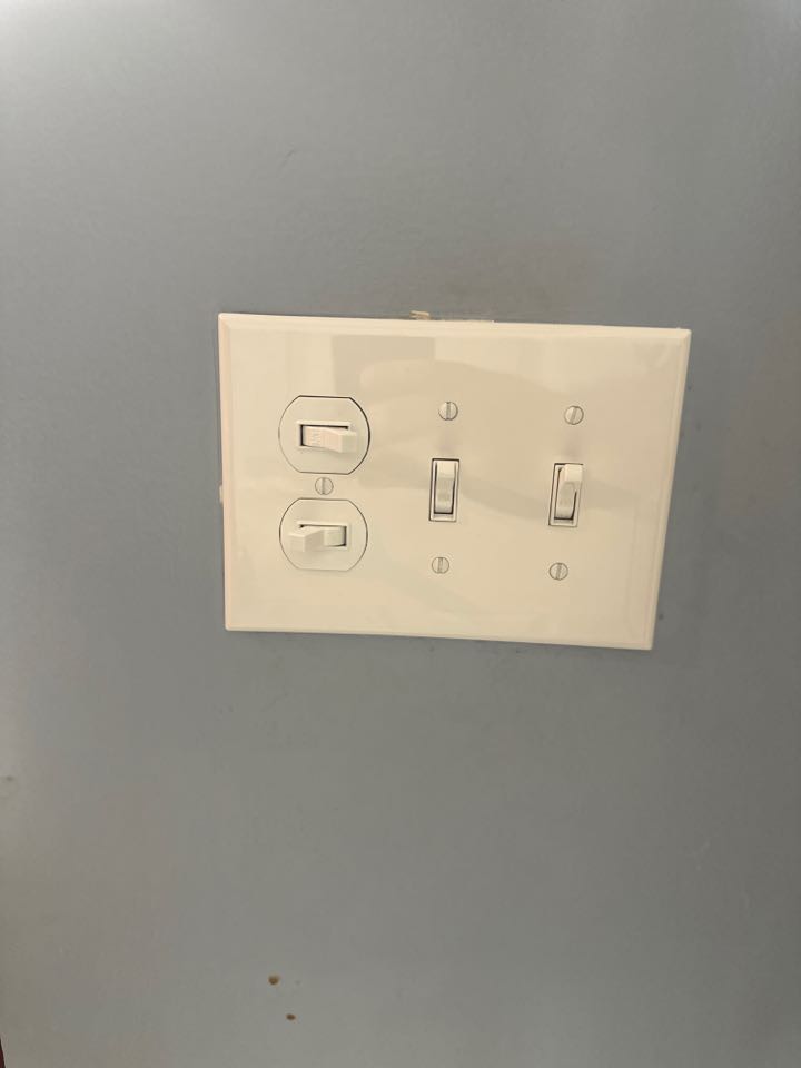 Installed multiple smoke/ carbon monoxide detectors and installed stack switch in Severn, MD.