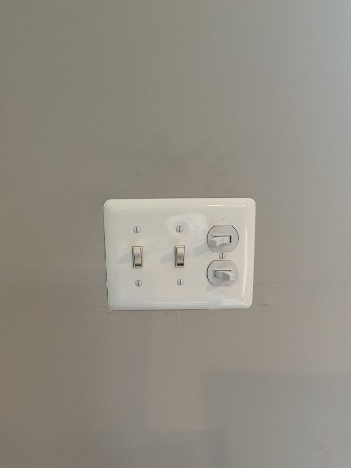 Magothy Electric installed a fan and stacked switch in Baltimore, MD.