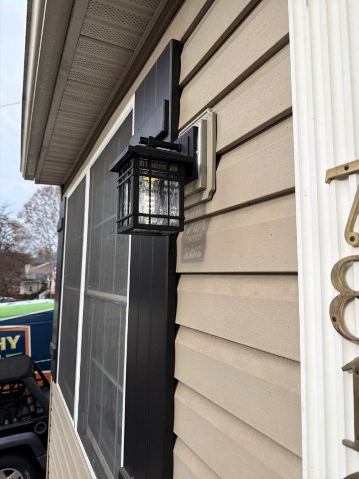 Magothy Electric replaced existing porch light in Pasadena, MD 