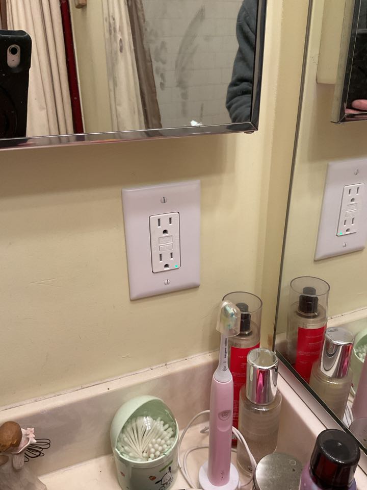 Magothy Electric replaced a gfci receptacle in Columbia, MD.