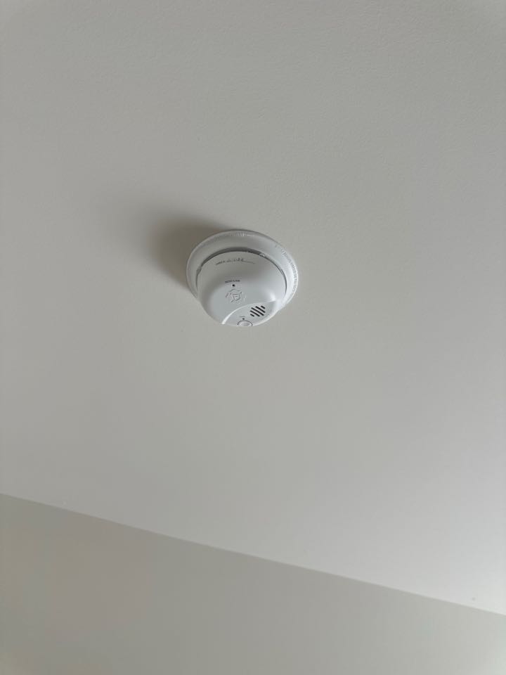 Magothy Electric replaced carbon monoxide and smoke detectors in Glen Burnie, MD.