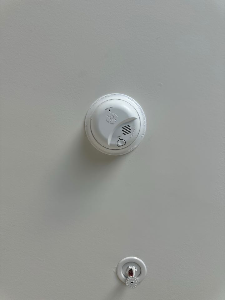 Magothy Electric replaced carbon monoxide and smoke detectors in Glen Burnie, MD.