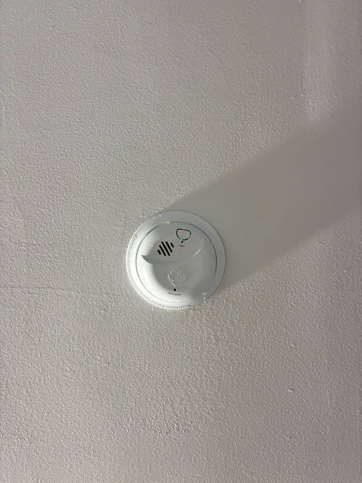 Installed smoke, and smoke/carbon monoxide alarmas in Lansdowne, MD