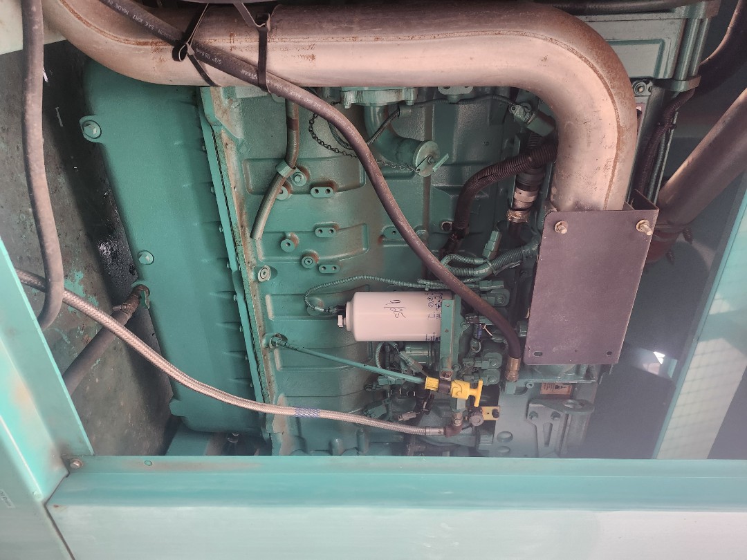 onan 350kw generator with cummins engine. pm and load bank