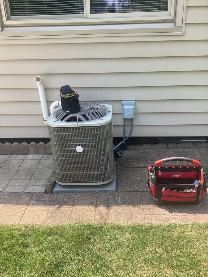 AC tune up. Glendale Wisconsin.