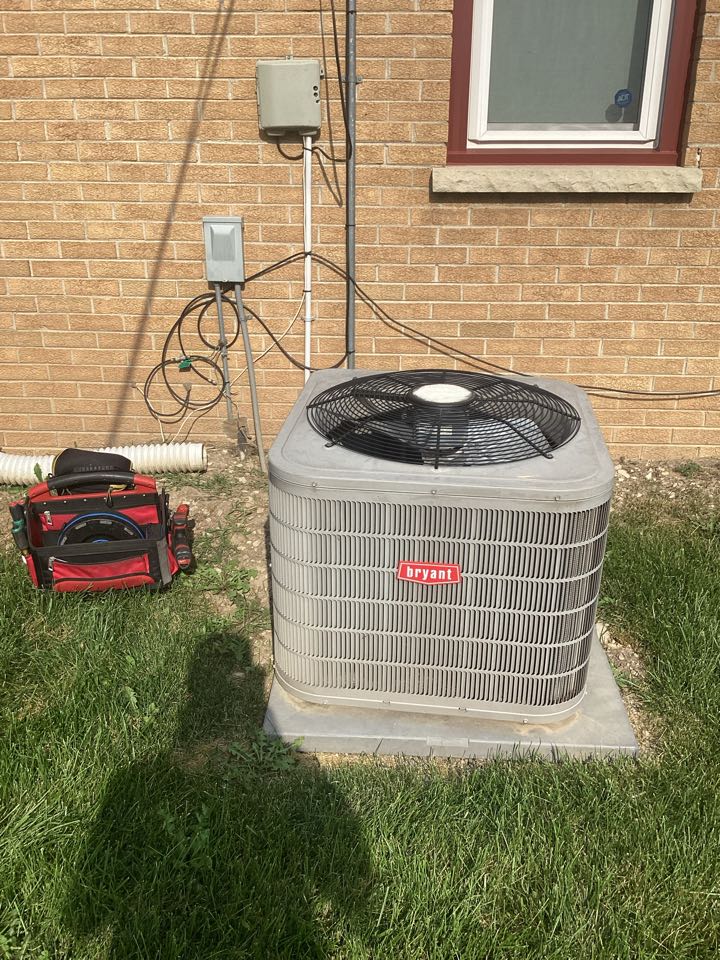 AC tune up. Milwaukee Wisconsin. 