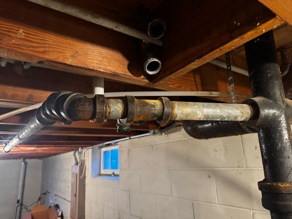 Remove Laundy tub and bathroom room sink drain pipe and install new. Remove Laundy tub and bathroom room sink drain pipe and install new.