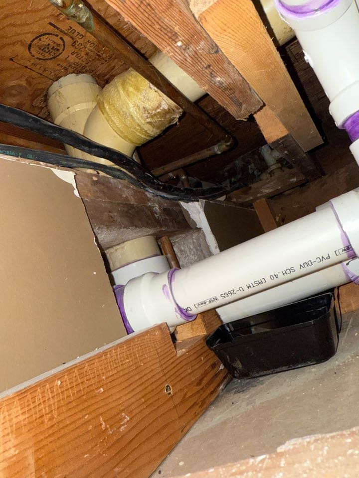 Drain line leaking in Ashland Missouri 