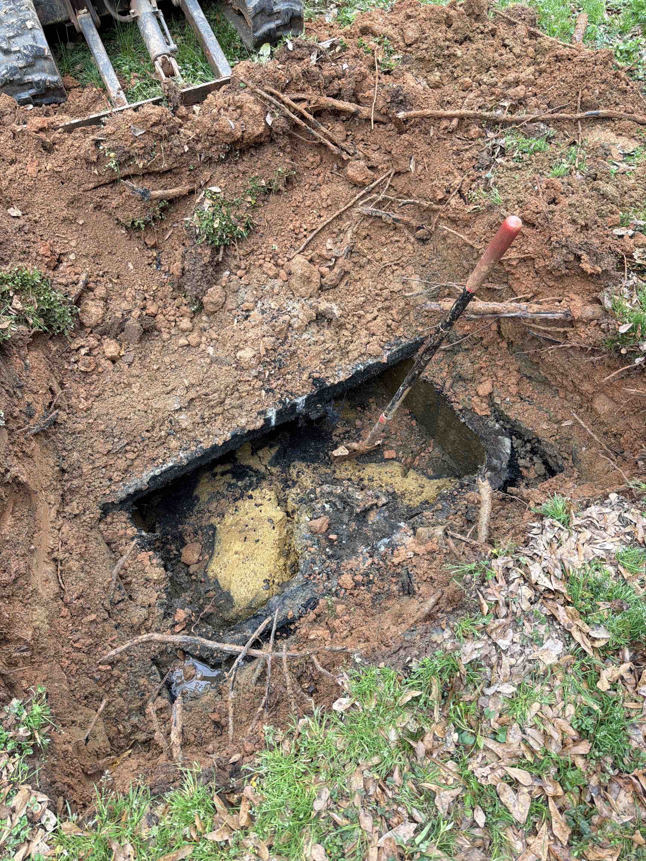 Bowdon, GA - Clearing a back up and pumping septic tank Bowdon, GA - Clearing a back up and pumping septic tank