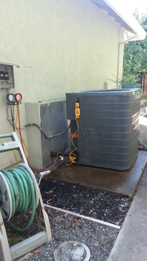 Sacramento, CA - Doing AC Rejuvenation on 2005 Goodman and Sacramento California Sacramento, CA - Doing AC Rejuvenation on 2005 Goodman and Sacramento California