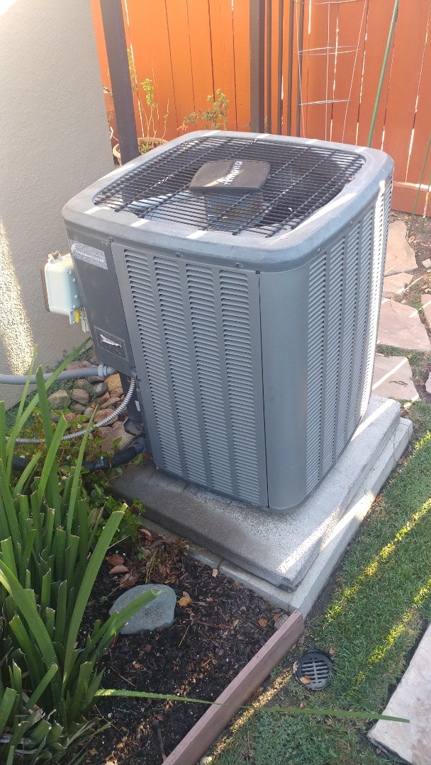 North Highlands, CA - I'm working on a 9 yrs Amana A/C unit located in Sac, Ca North Highlands, CA - I'm working on a 9 yrs Amana A/C unit located in Sac, Ca