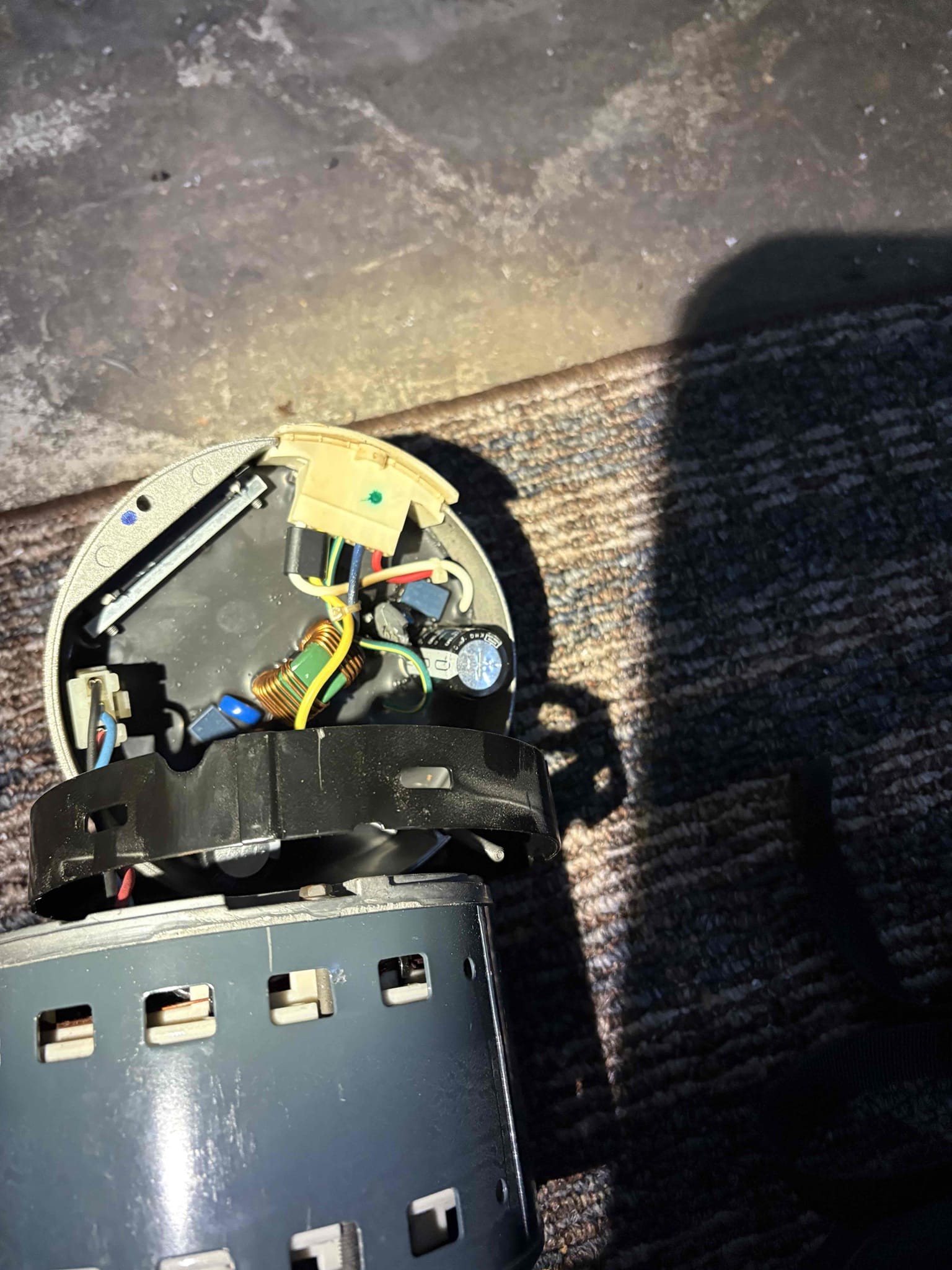 I was hired to replace the blower motor for a furnace. I arrived at the job site and removed the old motor. I then installed the new motor and tested it to ensure it was working properly. I collected payment from the customer and left the job site.