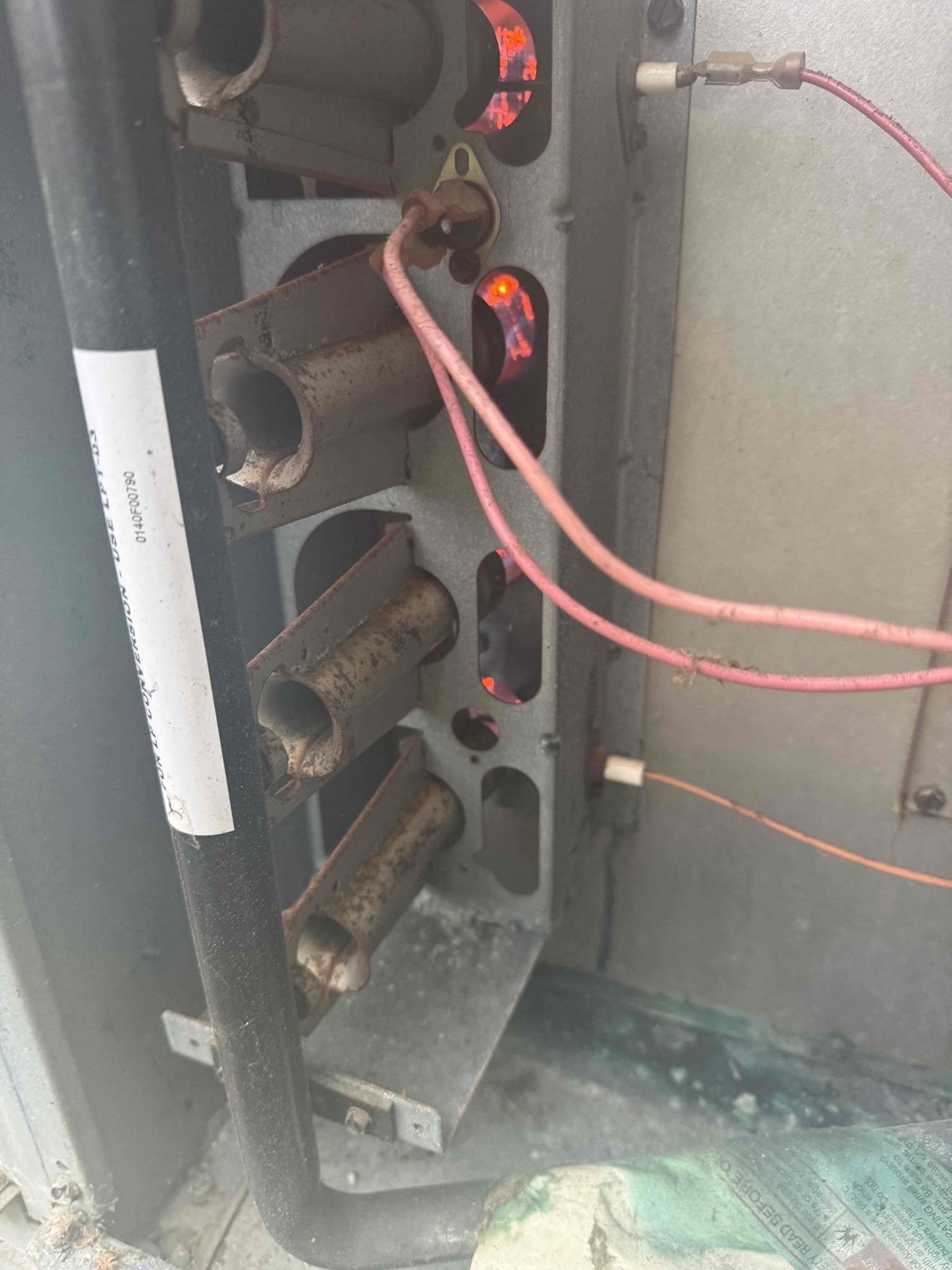 I performed maintenance on a heating and air conditioning system. I checked the system for any issues and made the necessary repairs. The system is now in great shape and ready for the upcoming season.