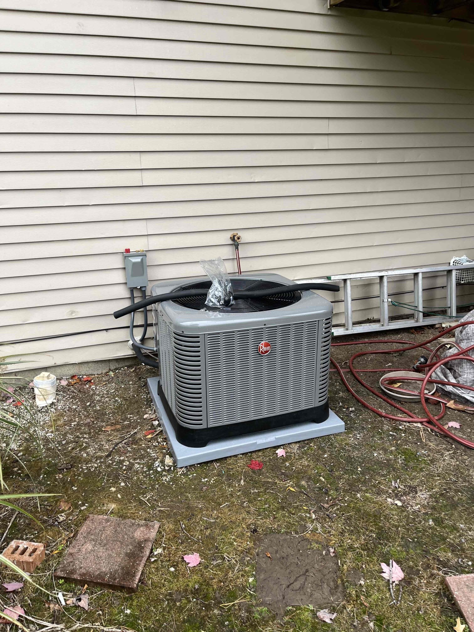 This is a high-efficiency heating and cooling system that comes with a 10-year part and labor warranty. It also includes an additional year of maintenance. This system is reliable and comes with a 10-year part and labor warranty. It is a great choice for those who want to save money on their energy bills.