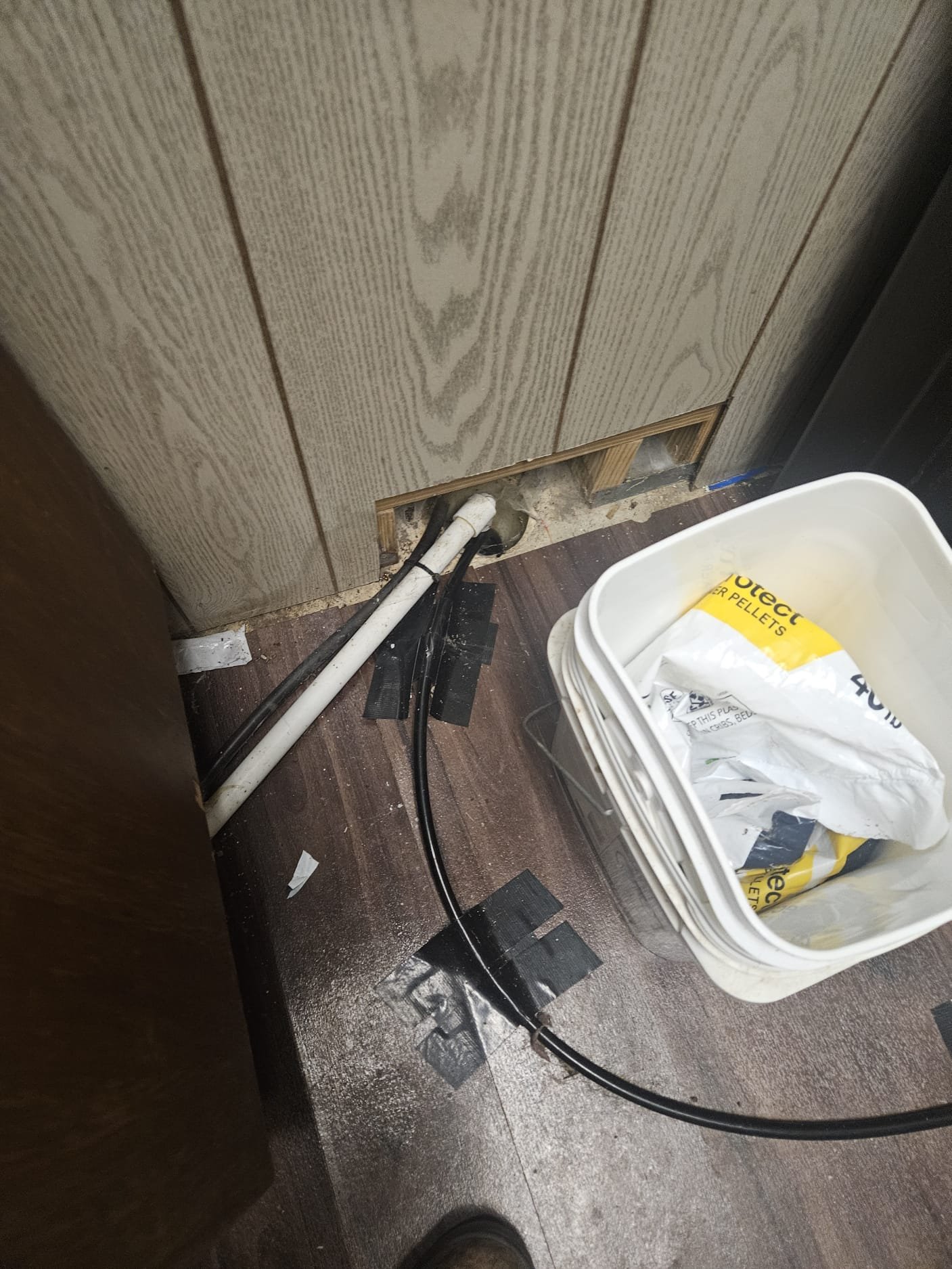 I was called to a home to fix a humidifier that was not working properly. Upon inspection, I found that the humidifier drain was plugged. I recommended replacing the vinyl drain tube to fix the issue. The homeowner agreed to the repair and I completed the job.