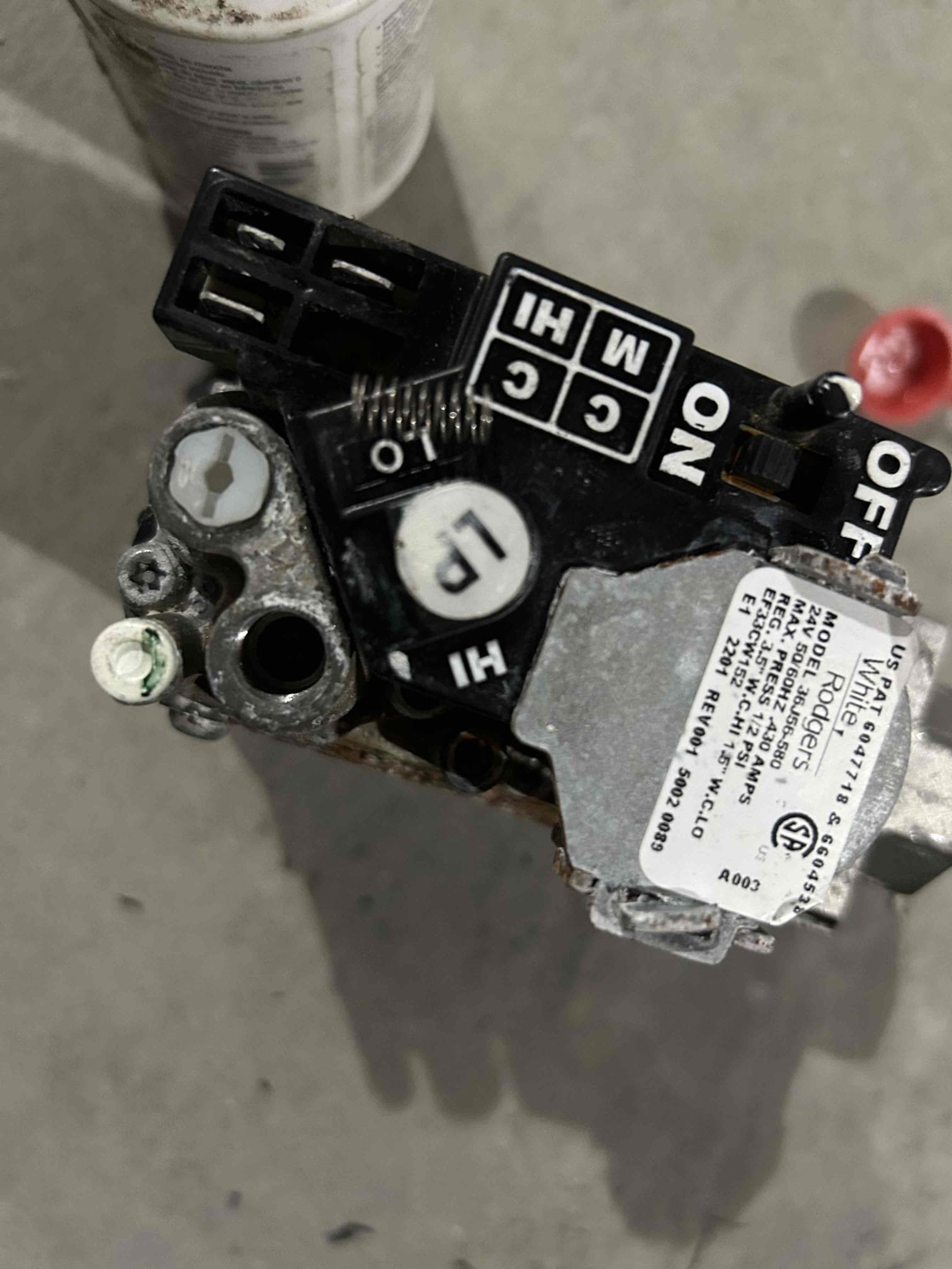 The customer's furnace was not heating properly. I diagnosed the issue as a faulty gas valve and pressure switch monitor. I replaced the gas valve and pressure switch monitor and collected payment. The customer was satisfied with the service.