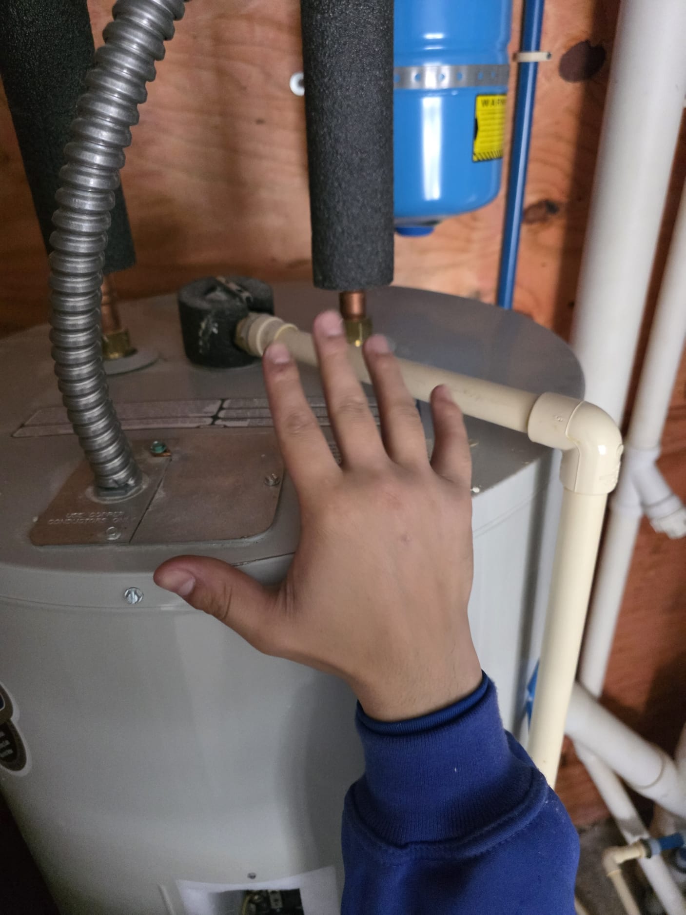 This estimate is to replace the expansion tank. The tank is leaking and needs to be replaced. The tank is located in the attic. The tank is 10 feet tall and 10 feet wide. The tank is made of steel. The tank is 10 feet tall and 10 feet wide. The tank is made of steel. The tank is 10 feet tall and 10 feet wide. The tank is made of steel. The tank is 10 feet tall and 10 feet wide. The tank is made of steel. The tank is 10 feet tall and 10 feet wide. The tank is made of steel. The tank is 10 feet tall and 10 feet wide. The tank is made of steel. The tank is 10 feet tall and 10 feet wide. The tank is made of steel. The tank is 10 feet tall and 10 feet wide. The tank is made of steel. The tank is 10 feet tall and 10 feet wide. The tank is made of steel. The tank is 10 feet tall and 10 feet wide. The tank is made of steel. The tank is 10 feet tall and 10 feet wide. The tank is made of steel. The tank is 10 feet tall and 10 feet wide. The tank is made of steel. The tank is 10 feet tall and 10 