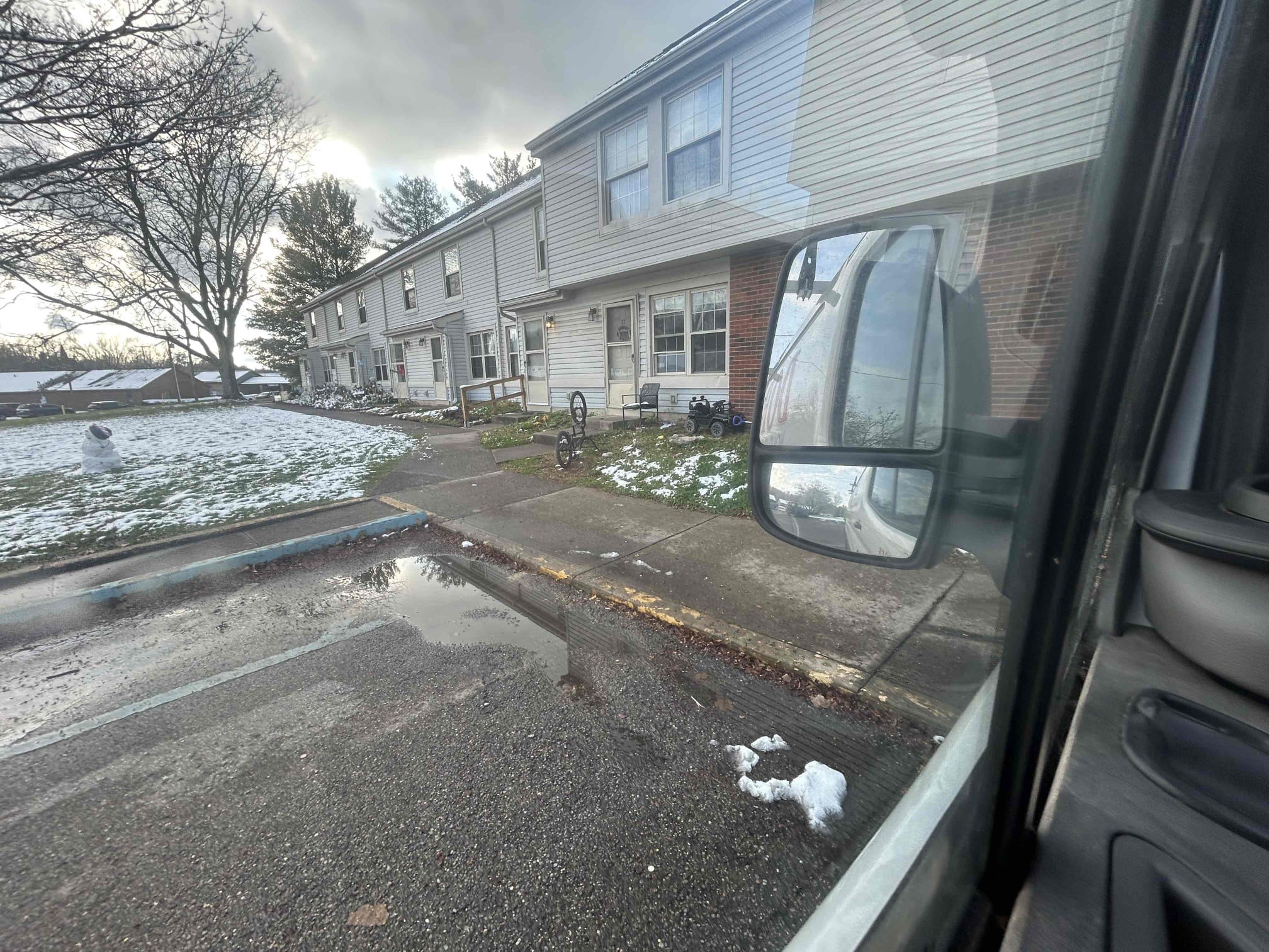 I went to diagnose a heating and air conditioning system that was not working. I checked the breaker panel and found that only one leg of power was coming into the unit. I advised the client to call an electrician to fix the issue.