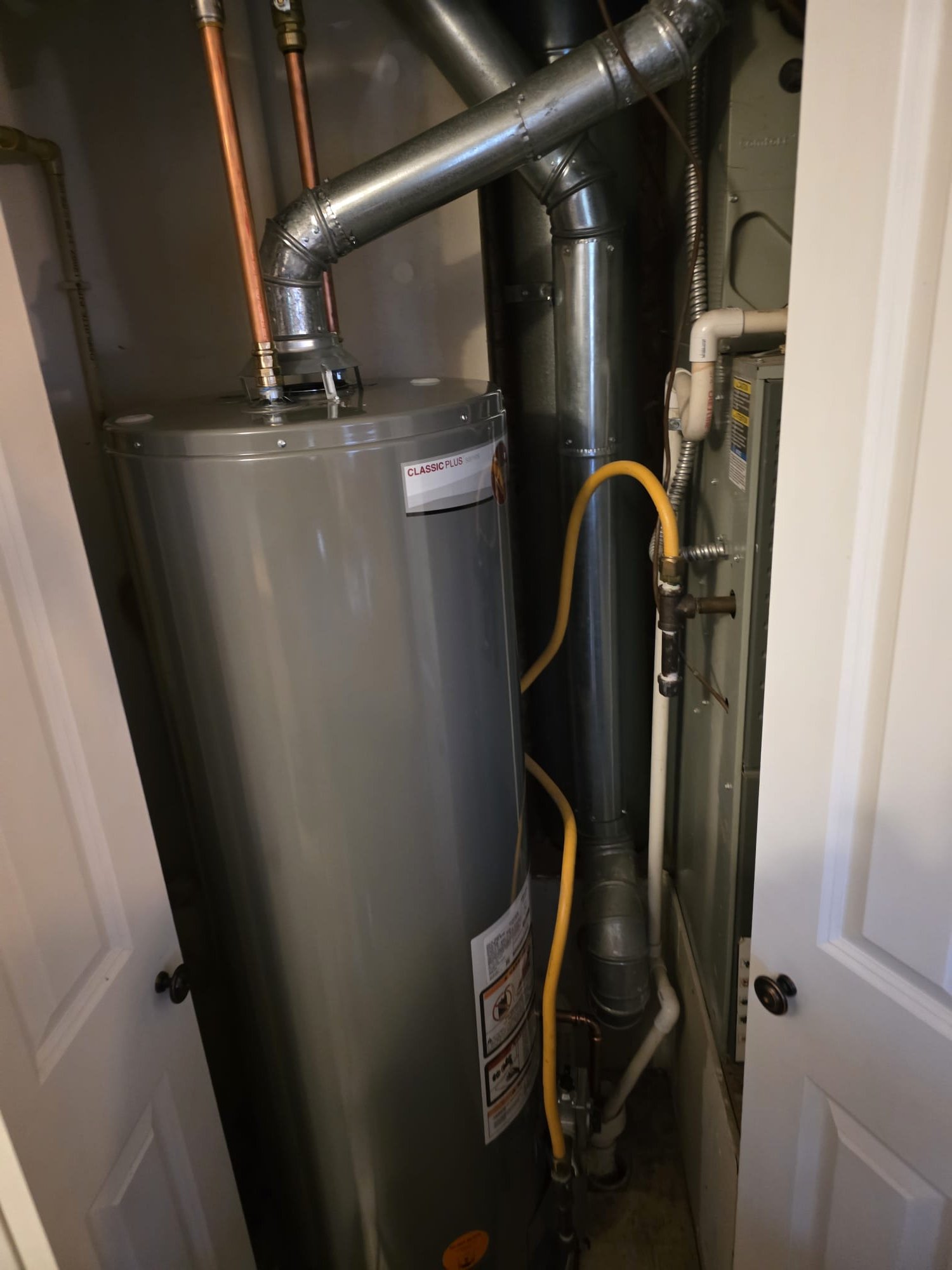 I am a highly skilled home service professional. I recently completed a job replacing a 40-gallon gas water heater. The job included removing the old water heater, installing the new water heater, and connecting the water lines. I also replaced the water heater's temperature and pressure relief valve and drained the water heater tank. The total cost of the job was $1,000.