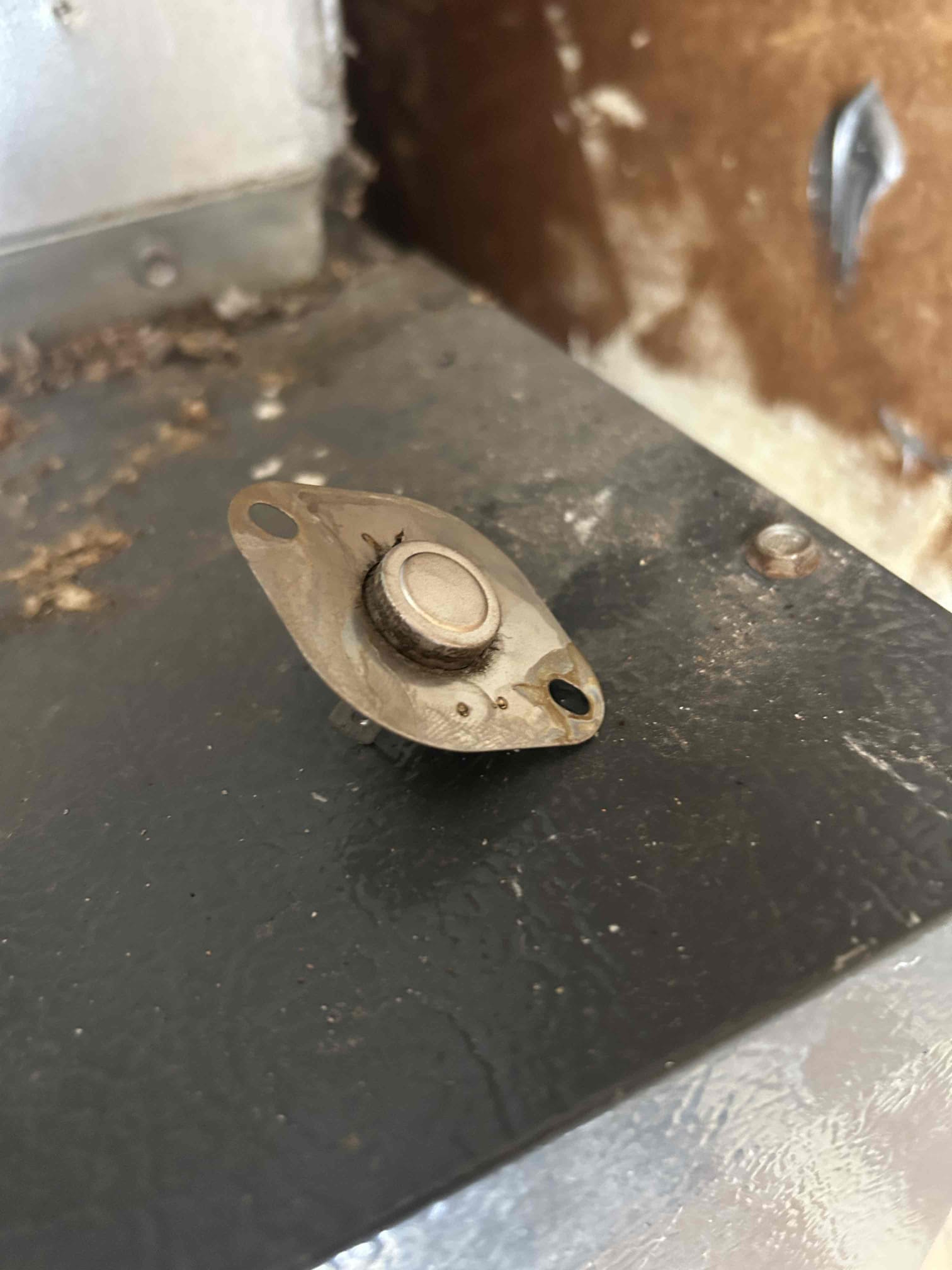 I was hired to replace a limit switch at a customer's home. I arrived on time and completed the job quickly and efficiently. The customer paid me the agreed-upon amount upon completion of the work.