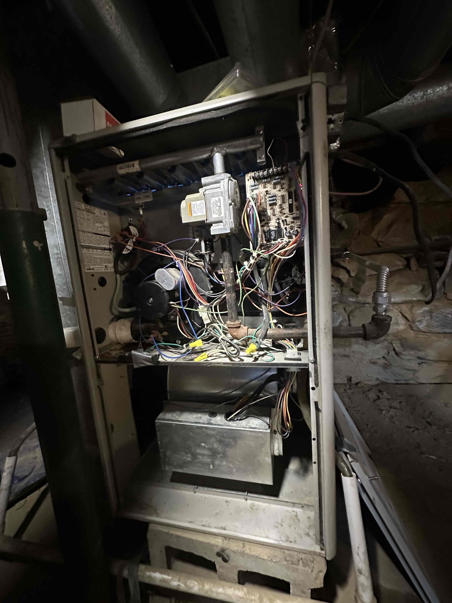 I was called to a home to replace a furnace that was oversized and needed to be replaced. The old furnace was removed, and the new furnace was installed. The new furnace was tested and found to be working properly.