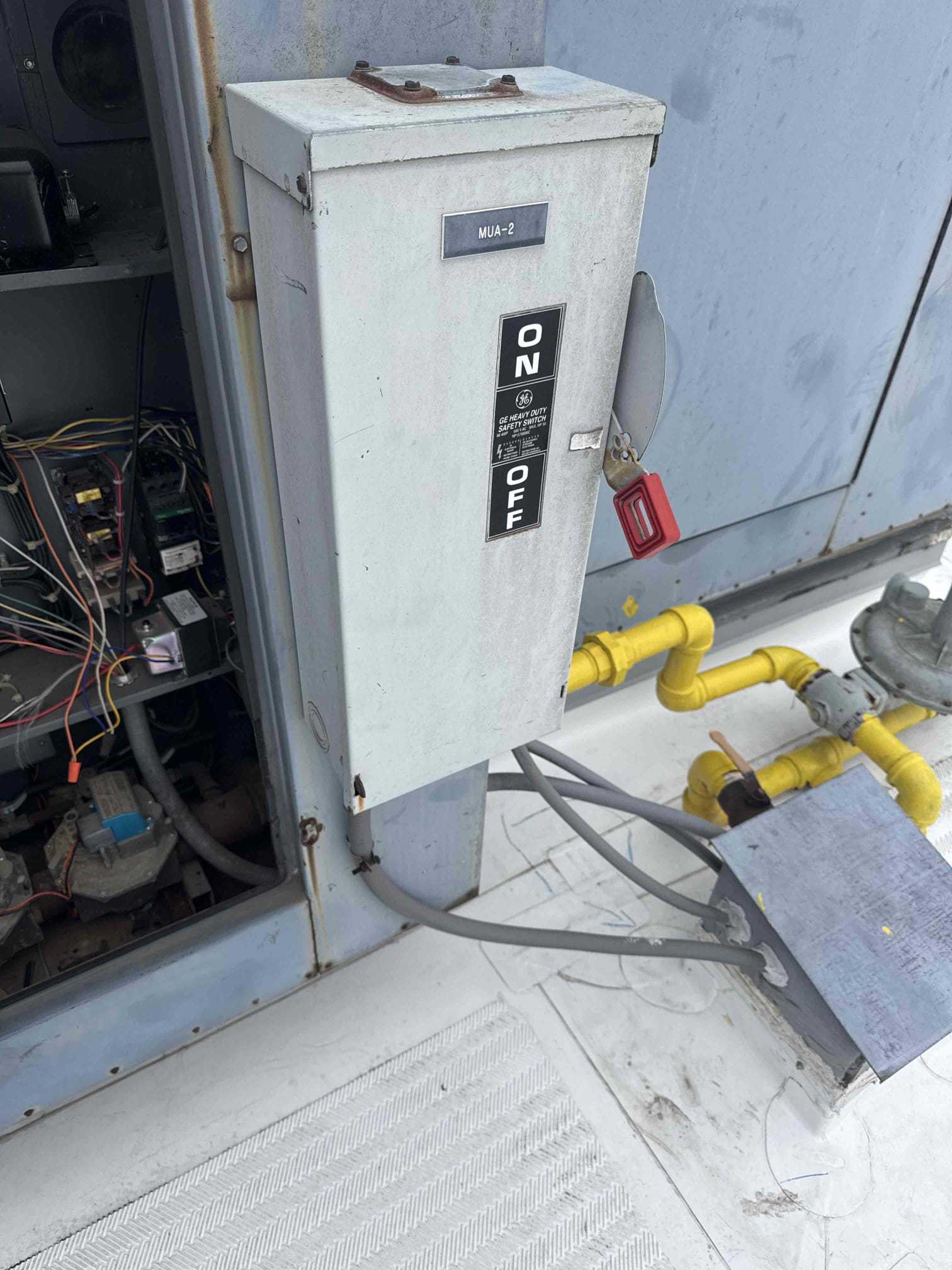 The gas pressure regulator was stuck, so I worked with the manufacturer to replace it.