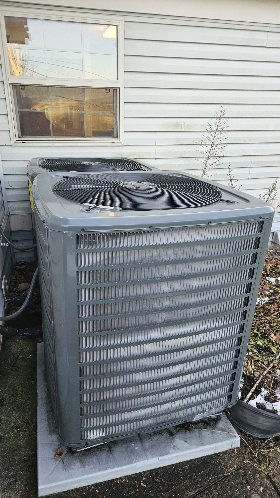 Found the reversing valve plug disconnected which prevented the system from going into the defrost the cycle. System should be fully thawed out tomorrow and ready to use.