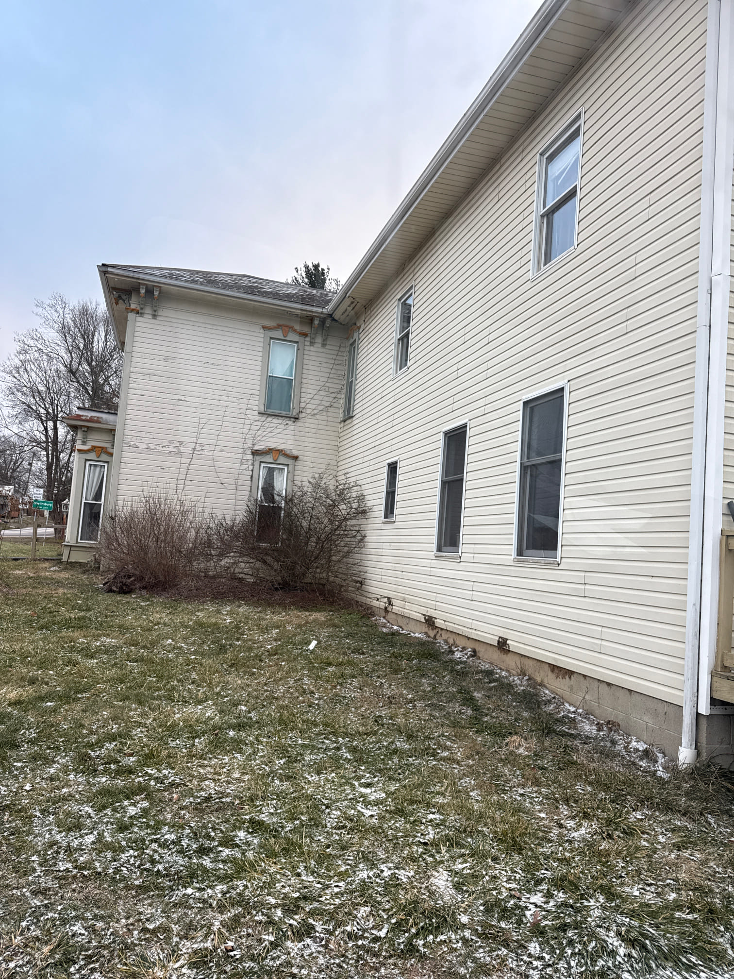 Cleared out plugged drain , unit is now operating 