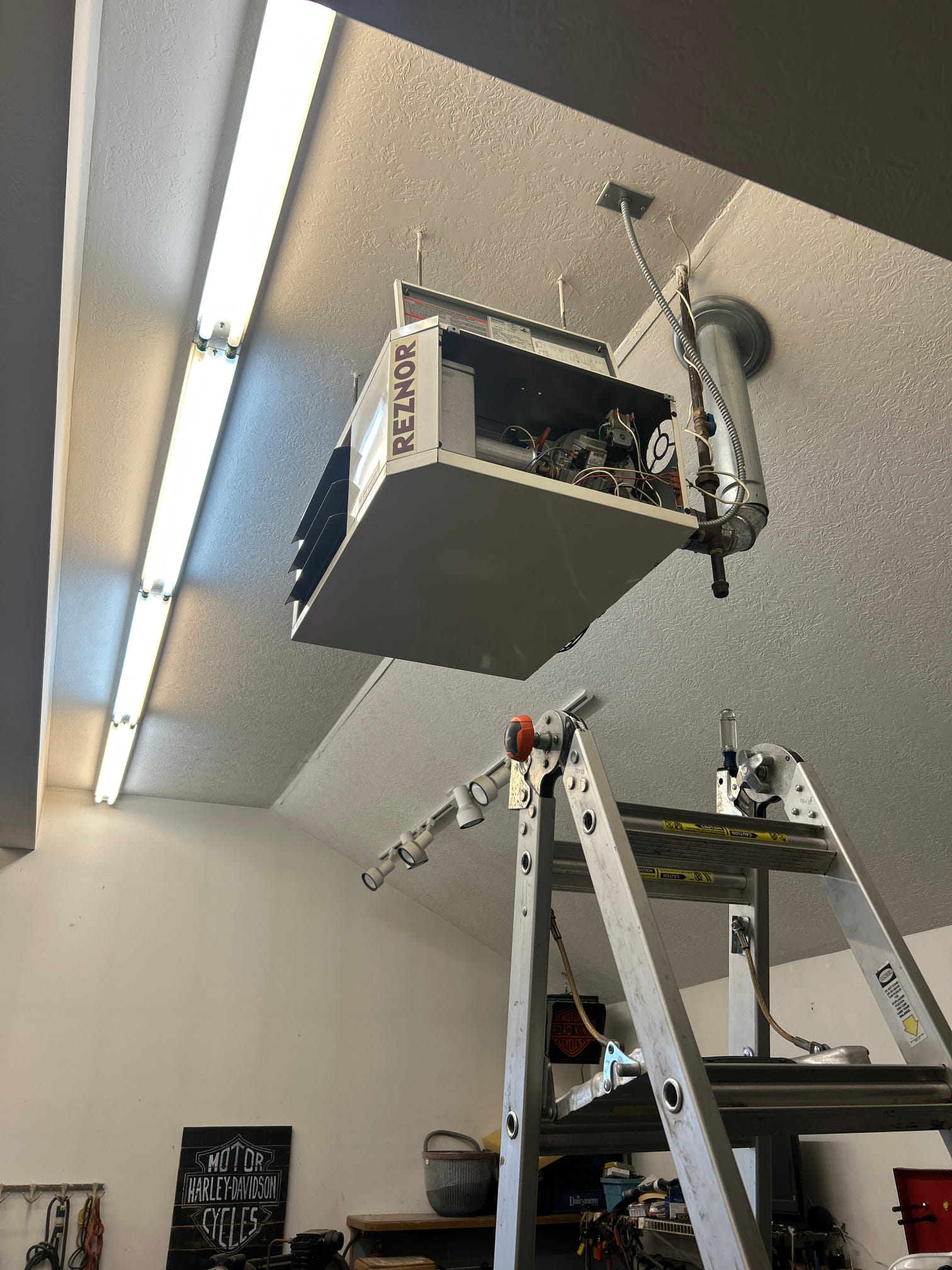 POF pressure switch. Installed one off truck to get him going 