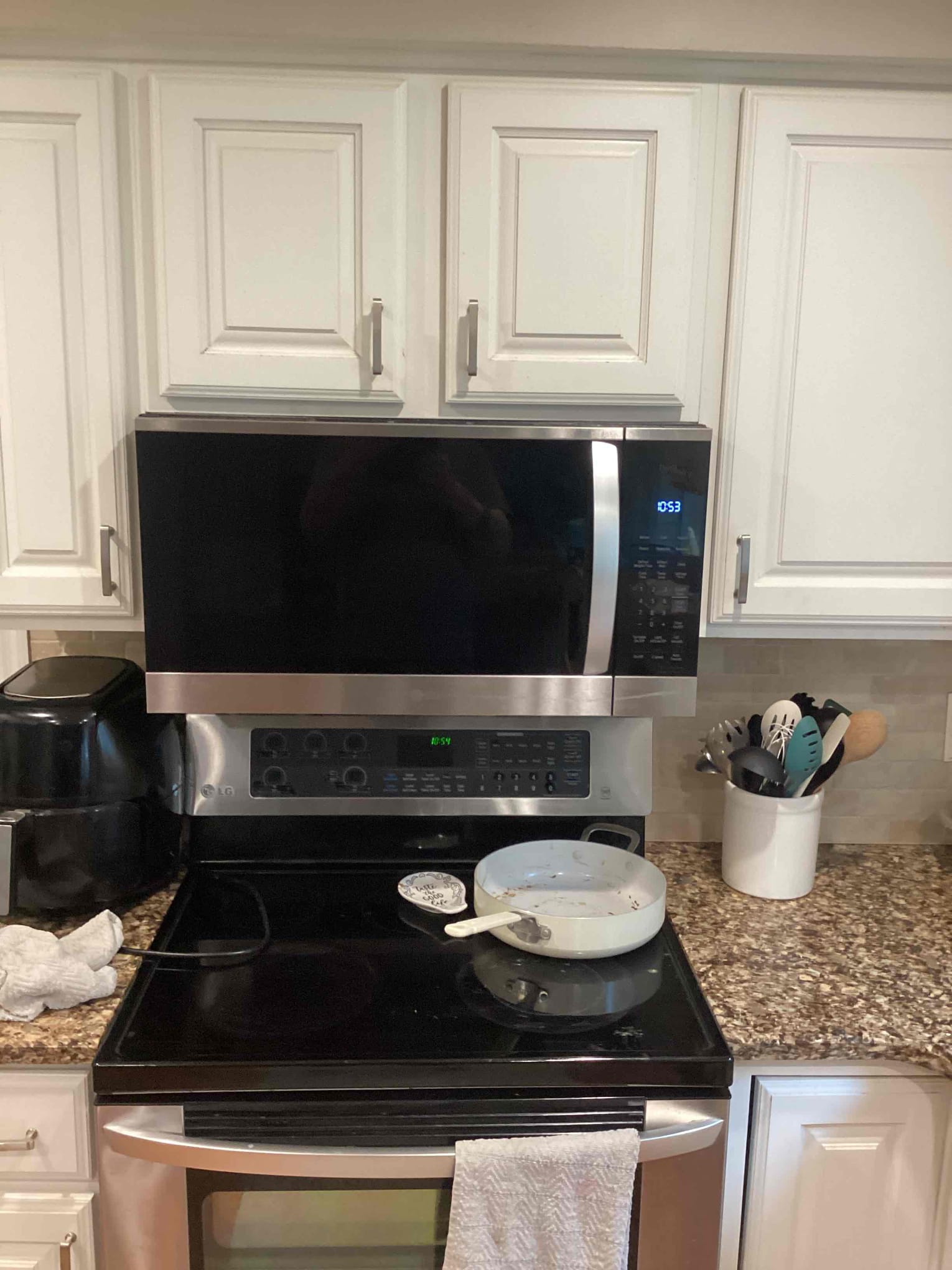 Needs mag, cap and diode. Voltage to transformer. High voltage side is good.