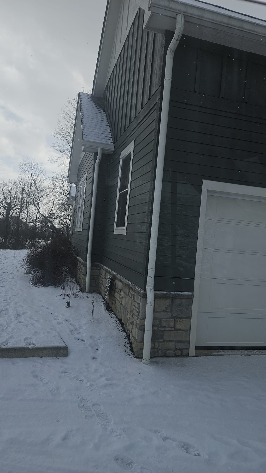 I replaced the zone control unit and thoroughly inspected the damper operation. The new control unit was installed, and all wiring was checked for proper connections. I tested the system to ensure each zone operates correctly and independently. The dampers were adjusted to guarantee smooth and efficient airflow. After confirming the system's functionality, I verified that all zones responded accurately to the control settings. The system is now operating as intended.