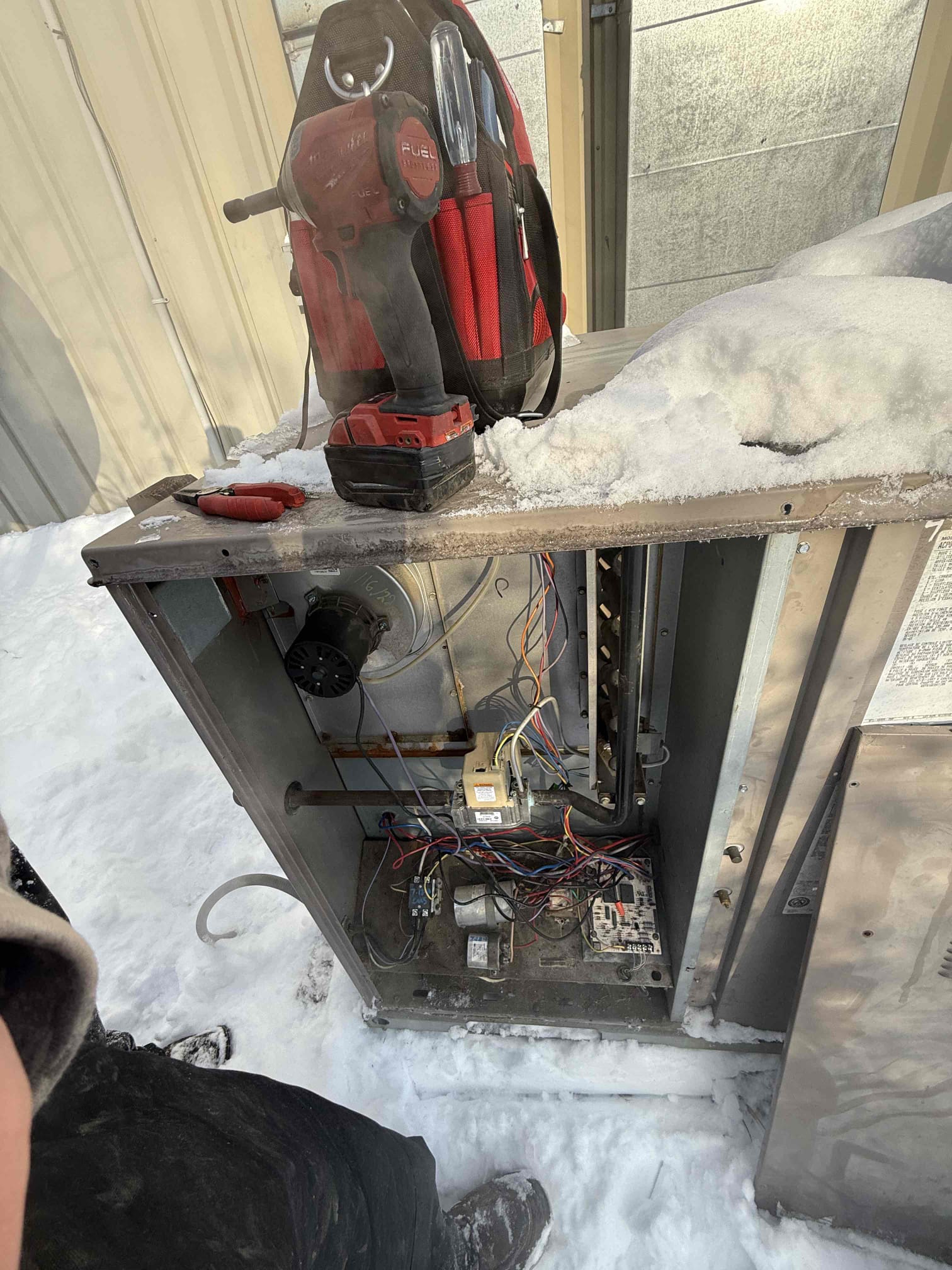 Upon arrival, I identified that the gas valve was stuck, preventing the unit from functioning properly. After careful inspection, I successfully performed a temporary fix to restore operation. The unit is now heating effectively. However, if the issue recurs, I recommend replacing the gas valve to ensure long-term reliability. Thank you for choosing our services. We are committed to providing reliable and efficient solutions.