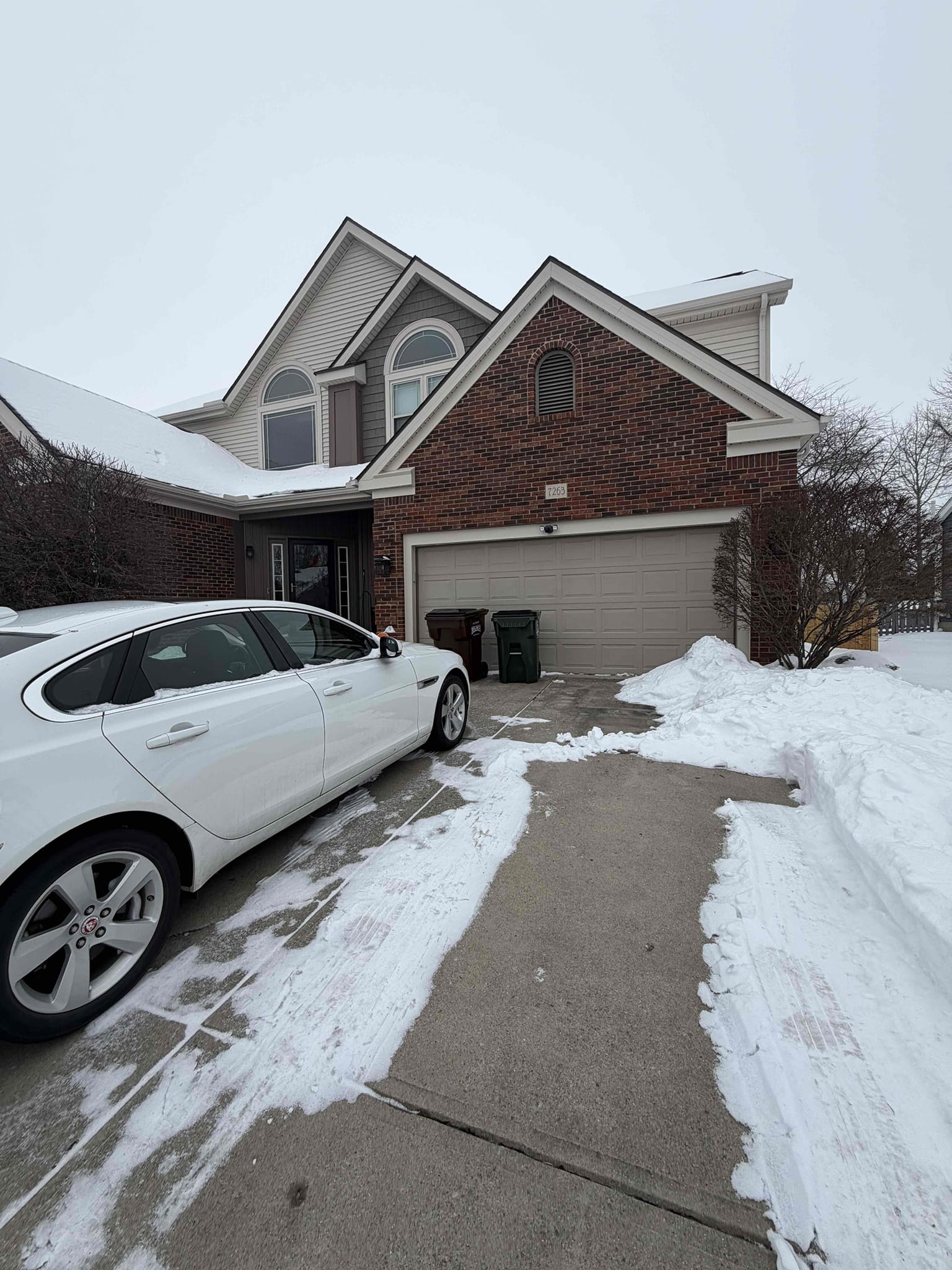 Upon inspection, the pressure switch tubes were found to be clogged, impeding proper drainage. I carefully removed the obstructions from the pressure switch tubes, ensuring they were clear and unobstructed. Following this, I verified that the unit was draining effectively. The system was then tested to confirm that it was functioning correctly. The unit is now draining properly, and the system is fully operational.
