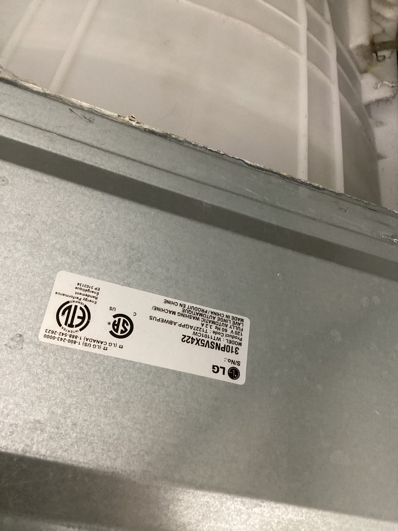 Upon inspection, the unit was found to have an incomplete spinning mechanism, which was not fully operational. The suspension system was tight, requiring adjustments to ensure proper functionality. Additionally, the control board was identified as a necessary replacement to restore full operational efficiency. The unit was carefully disassembled, the suspension was adjusted, and the control board was replaced to ensure optimal performance.
