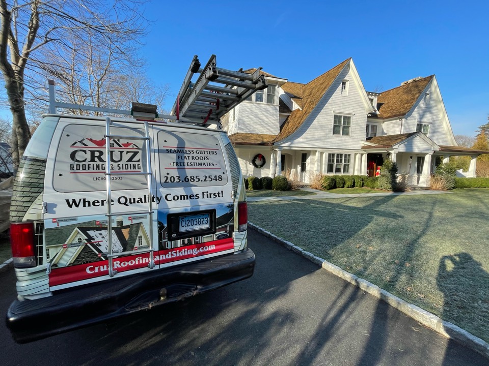 Westport, CT - New cedar shingle roof with copper flashing. Free estimates. Westport, CT - New cedar shingle roof with copper flashing. Free estimates.