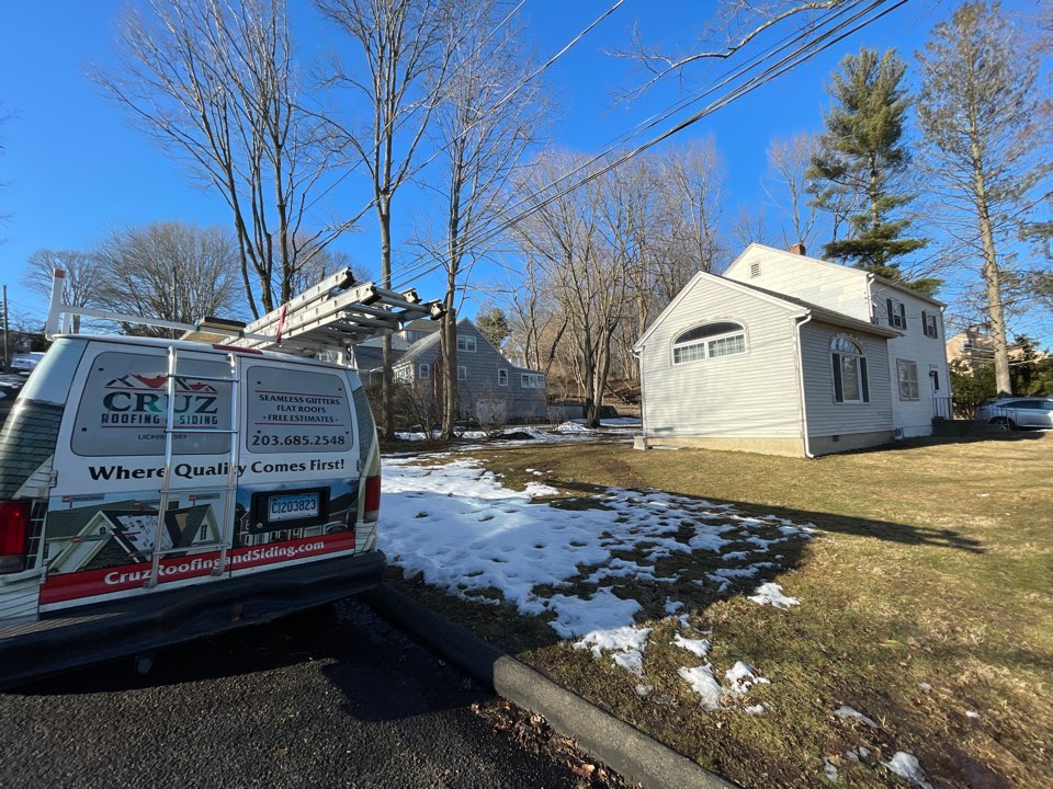 Fairfield, CT - New vinyl siding with Certainteed monogram. Free estimates. Fairfield, CT - New vinyl siding with Certainteed monogram. Free estimates.