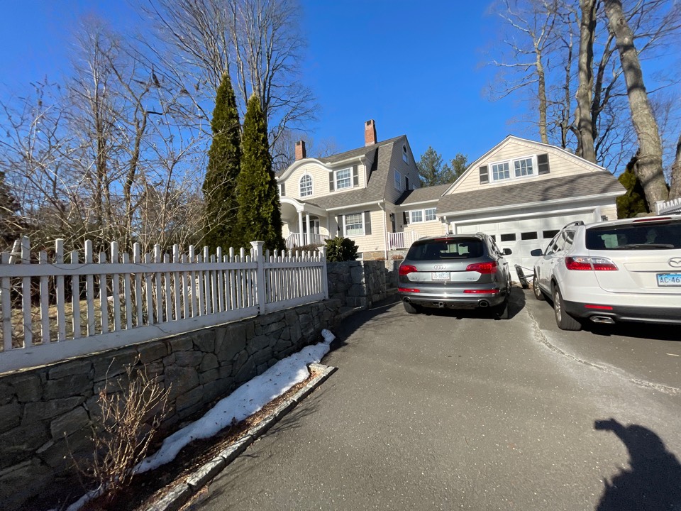Greenwich, CT - Entire roof replacement with seamless gutters. Free estimates. Greenwich, CT - Entire roof replacement with seamless gutters. Free estimates.