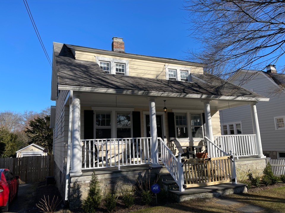 Greenwich, CT - James Hardie siding with pvc trimming. Free estimates. Greenwich, CT - James Hardie siding with pvc trimming. Free estimates.
