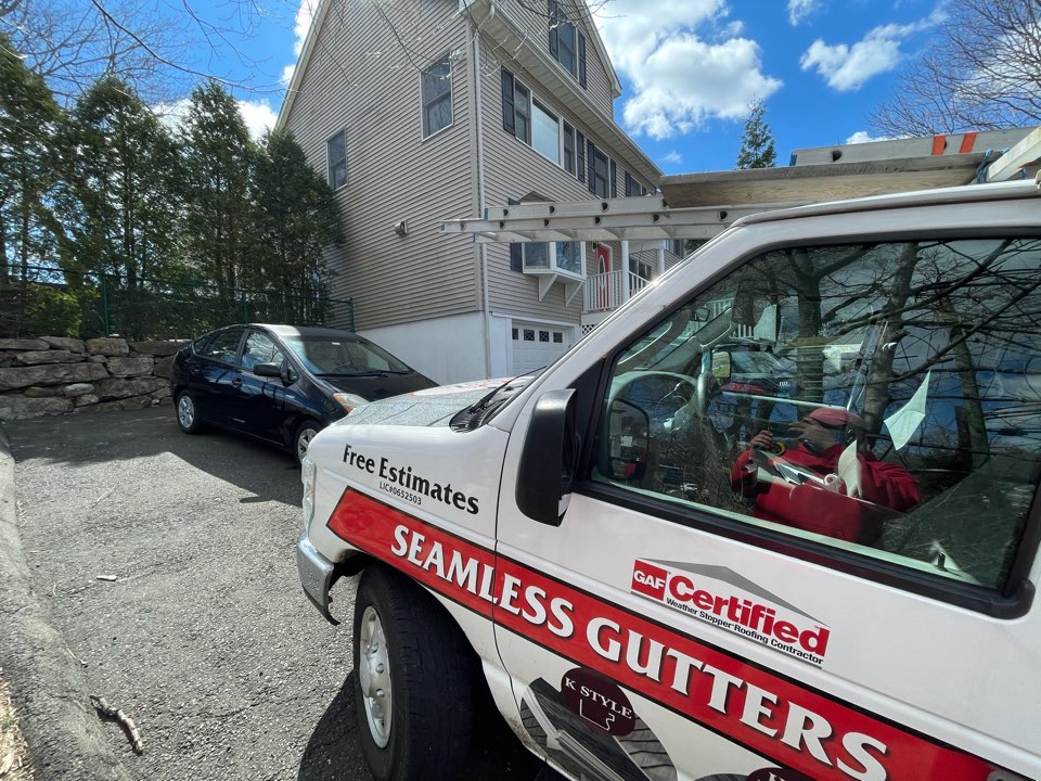 Greenwich, CT - Roof replacement with James Hardie Siding. Free estimates. Greenwich, CT - Roof replacement with James Hardie Siding. Free estimates.
