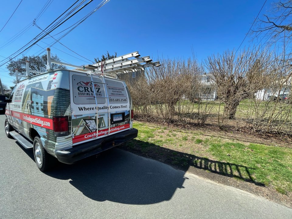 Fairfield, CT - Roof replacement with seamless gutters. Free estimates. Fairfield, CT - Roof replacement with seamless gutters. Free estimates.