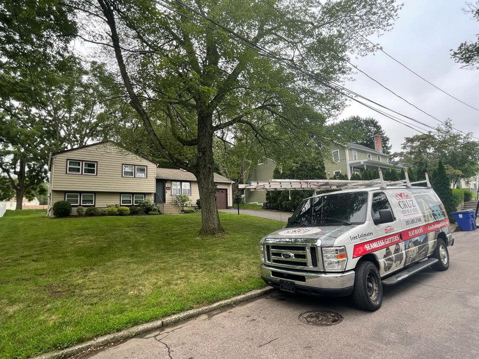 Fairfield, CT - Flat roof replacement in fairfield CT. We will be installing a 20 year roof with a life expectancy of 50 years. Mule hide Epdm rubber. Fairfield, CT - Flat roof replacement in fairfield CT. We will be installing a 20 year roof with a life expectancy of 50 years. Mule hide Epdm rubber.
