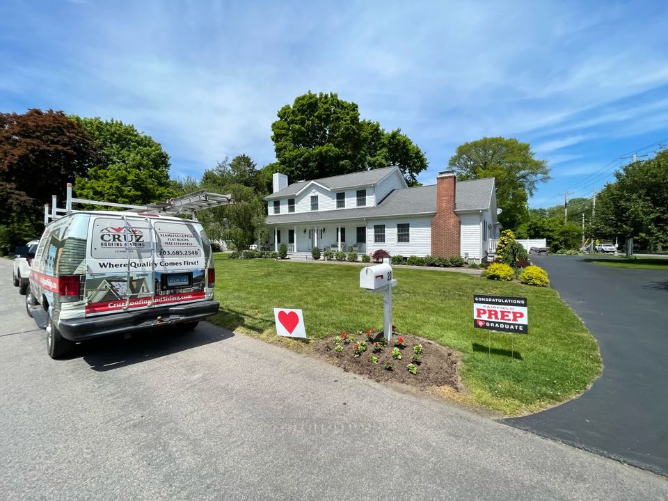 Fairfield, CT - Roof replacement in Fairfield Connecticut, we will be installing a new GAF timberline HDZ roof system in color pewter gray. Fairfield, CT - Roof replacement in Fairfield Connecticut, we will be installing a new GAF timberline HDZ roof system in color pewter gray.