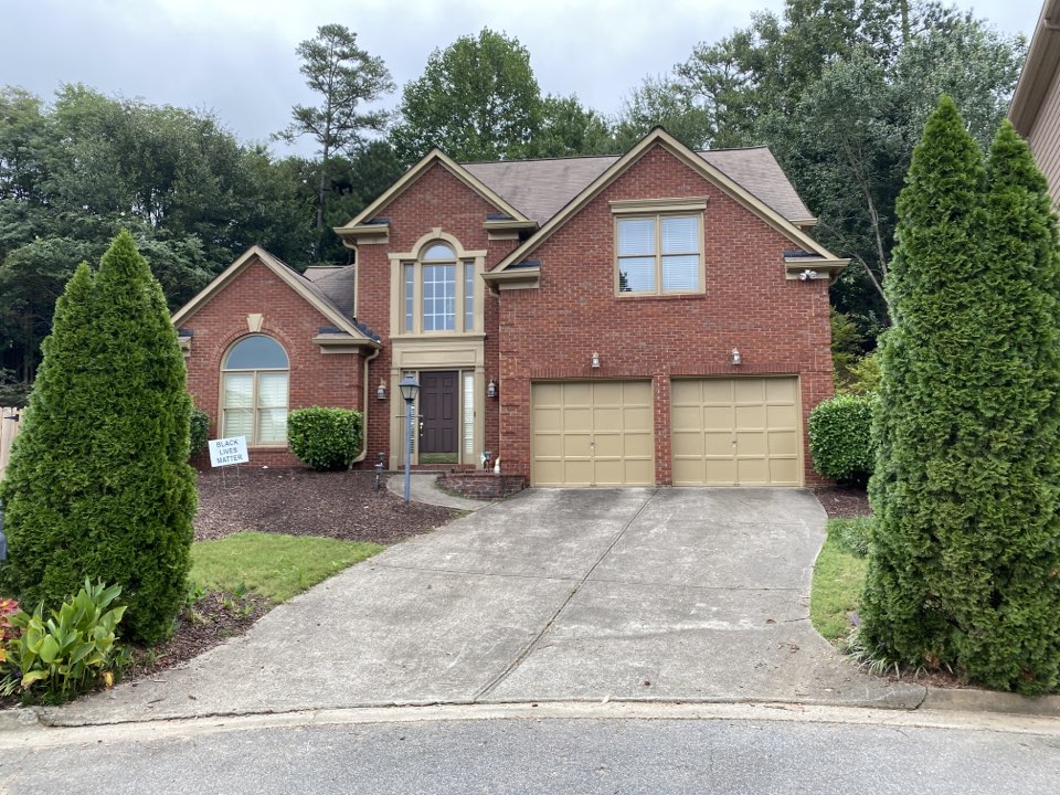 Smyrna, GA - While door knocking we got to talking to Mr.Je. Even though he had two roofers already look at his home he liked our energy and let us up there. Because we are always transparent we let him know that he had man made damage from someone previously on the roof. Fast forward and we are now signing up Mr.Je for a new roof. Smyrna, GA - While door knocking we got to talking to Mr.Je. Even though he had two roofers already look at his home he liked our energy and let us up there. Because we are always transparent we let him know that he had man made damage from someone previously on the roof. Fast forward and we are now signing up Mr.Je for a new roof.