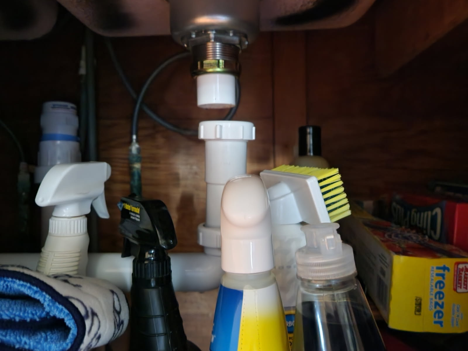 Replaced kitchen faucet and tighten both basket strainers.Fillex sinks up and checked for leaks