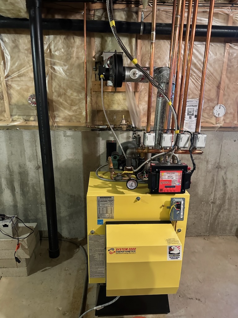 I diagnosed a failed circulatory pump. I replaced it and checked for operation of all zones. Everything is back online. I also performed a system maintenance on the Energy Kinetics oil boiler and everything went great! Please see the maintenance sheet for details of servicing. Thank you!