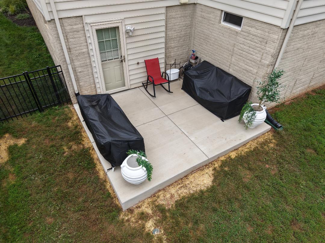 BRUSHED CONCRETE PATIO/SLAB.

GAINESVILLE, VA

VANQUISH HOME SERVICES 
571-200-9628 