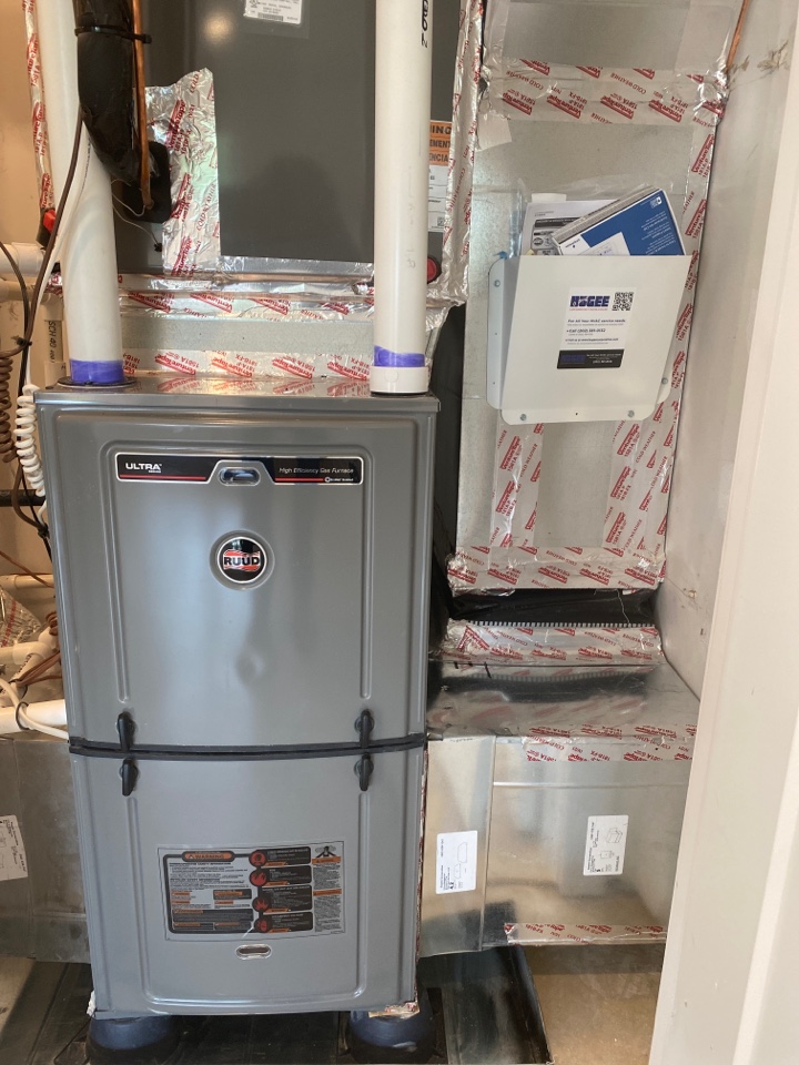 Install new 96% Gas Furnace in Washington DC by Ruud Ultra Series. 