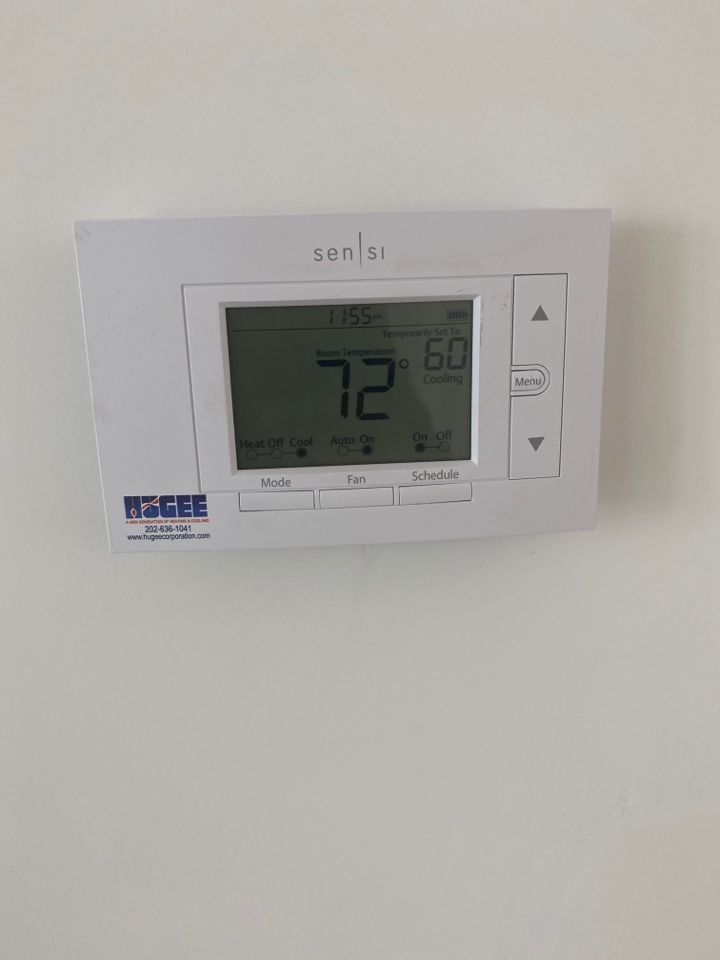 Install Programable thermostat by Hugee Corporation in Washington DC. 